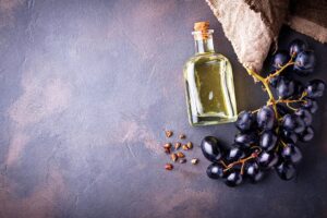 Vynuogių šakelė, vynuogių sėklos ir vynuogių sėklų odos priežiūros aliejus